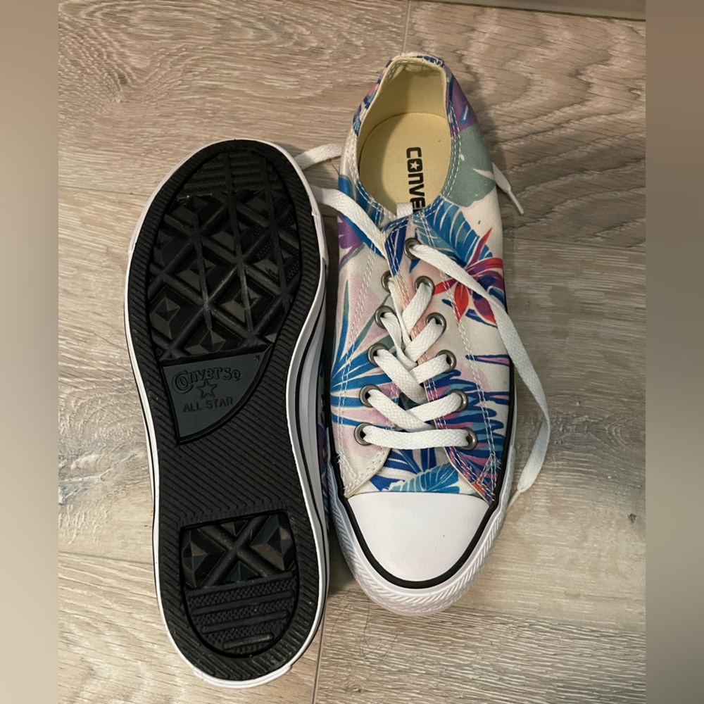 Converse - Picture 3 of 3